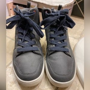 Boys Sneakers, size 4, zip side, gray with blue laces and accents. Super cute.